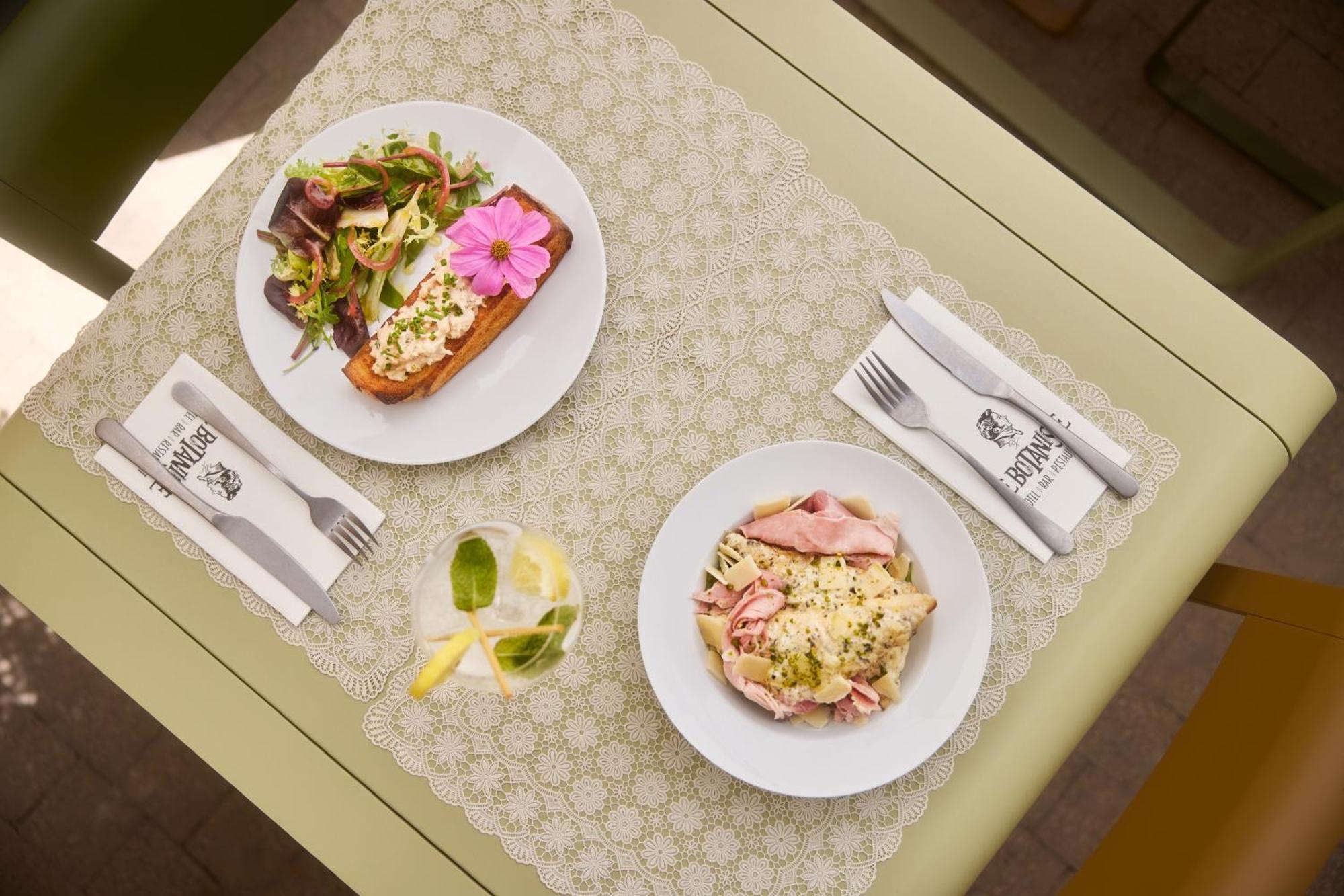 Hotel Restaurant Le Botaniste Prats-de-Mollo-la-Preste Dış mekan fotoğraf